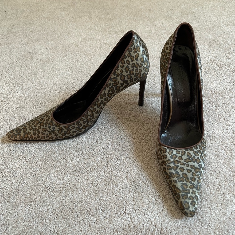 Bottega Veneta Satin Animal Print Slip On Pumps Heels Shoes Sz. 38 (8)